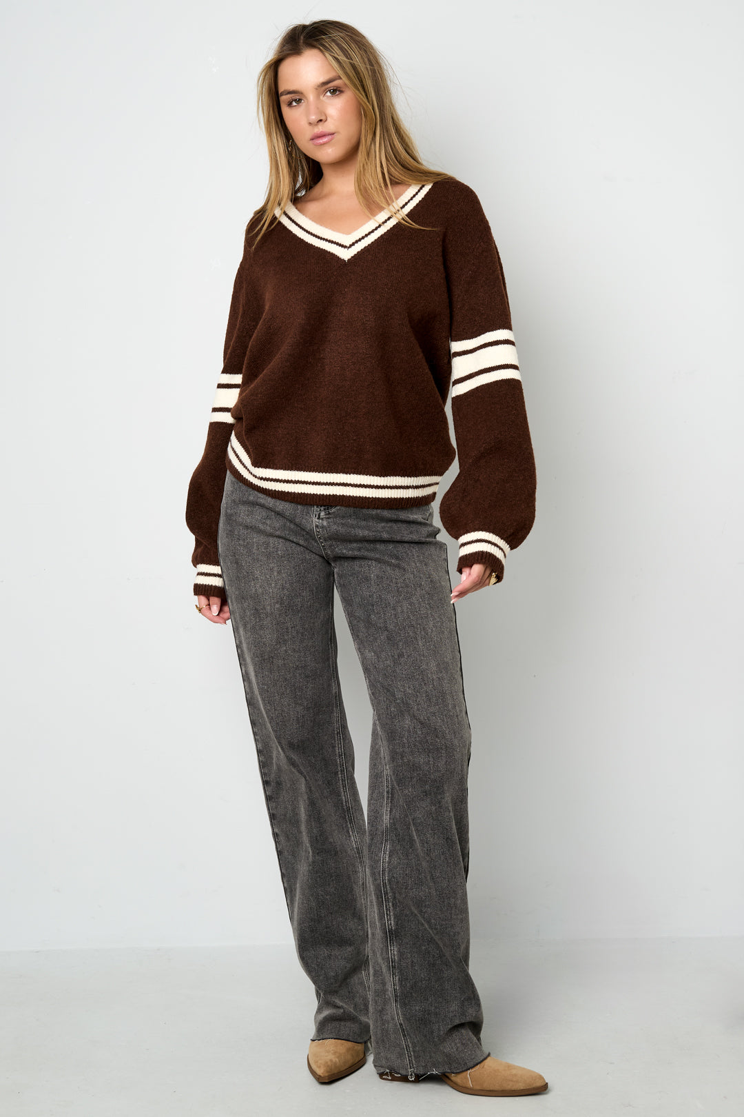 Knitted Polyester Fiber Women's V-Neck Sweater Sporty Contrast Stripes