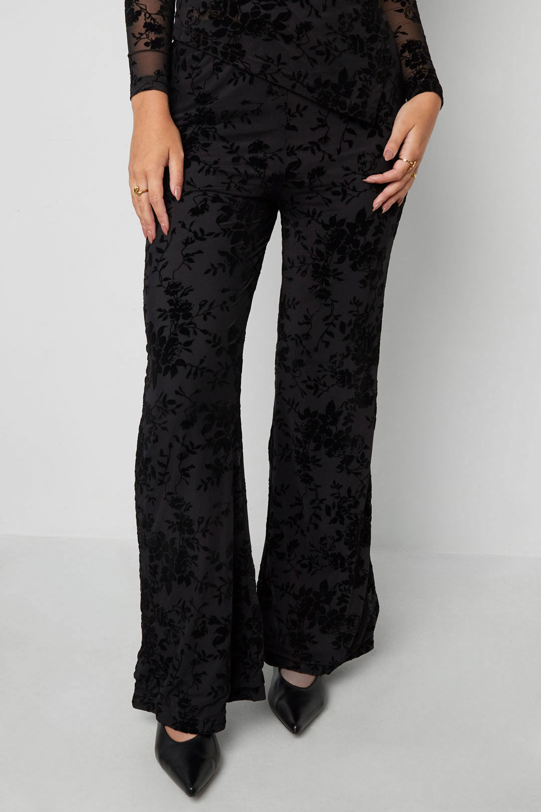 Mesh pants with suede floral print – designed to match