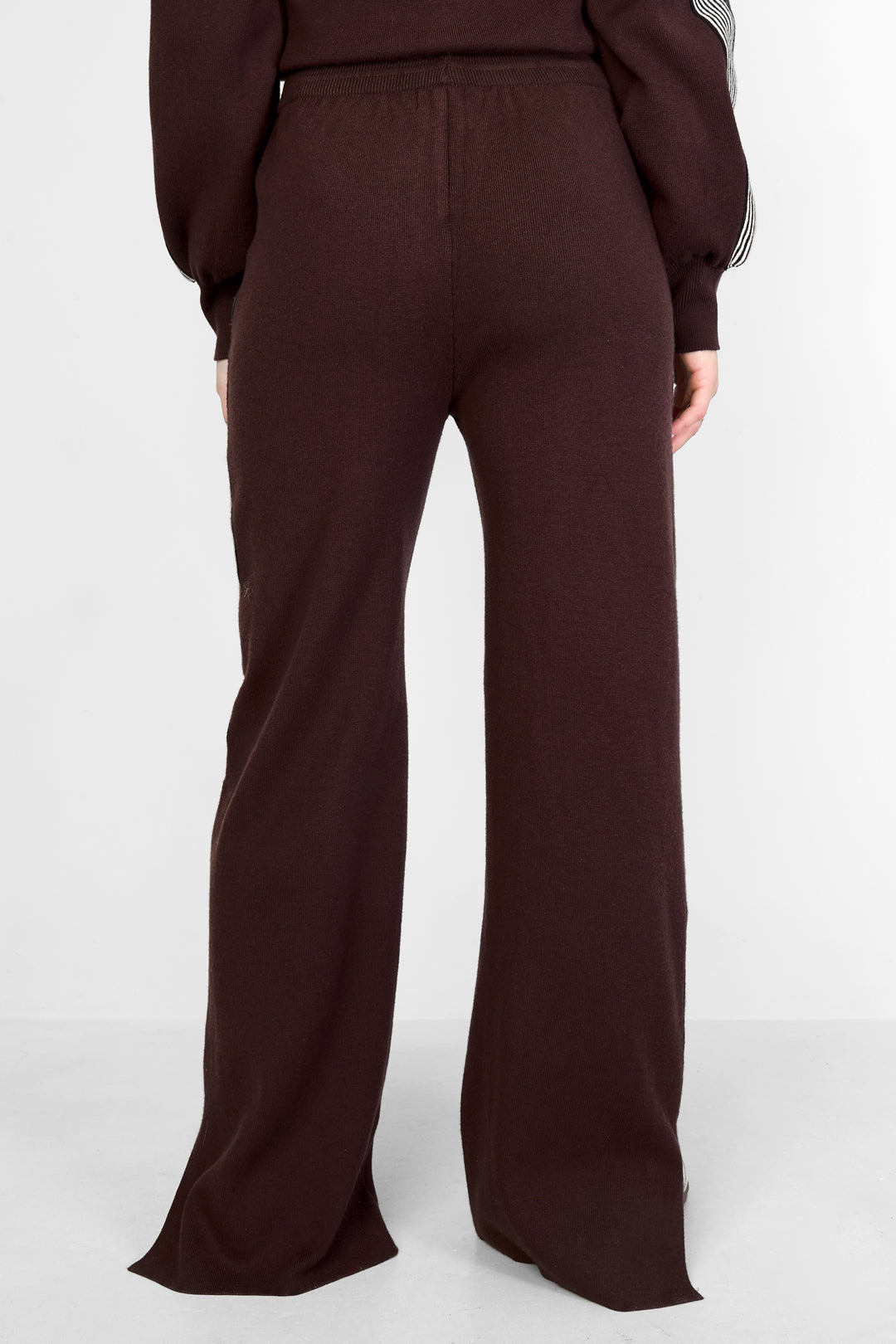 Knitted trousers with stripes