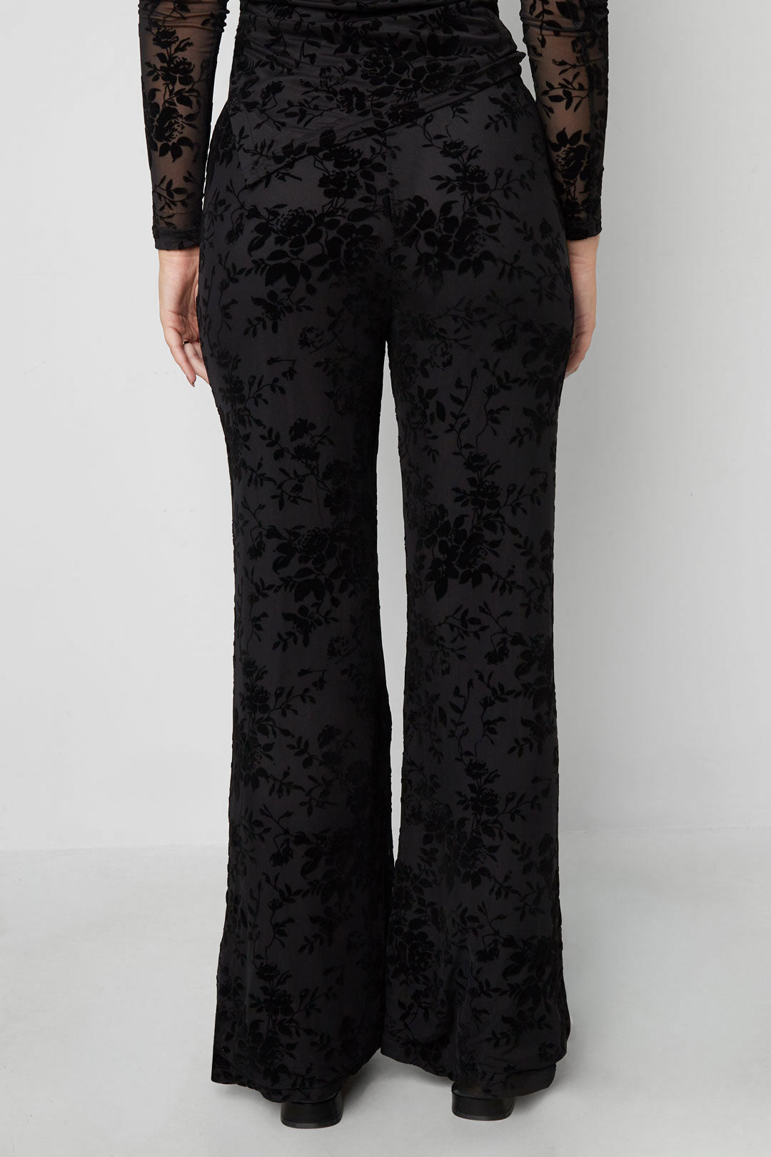 Mesh pants with suede floral print – designed to match