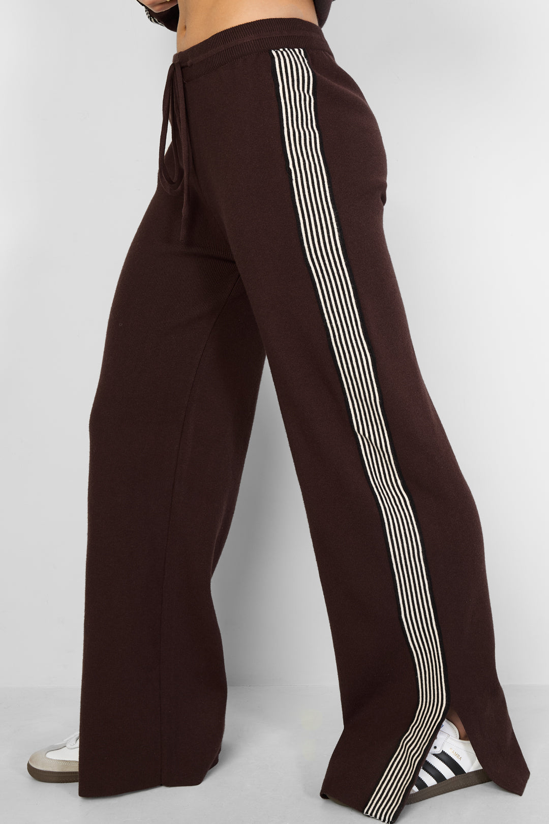 Knitted trousers with stripes